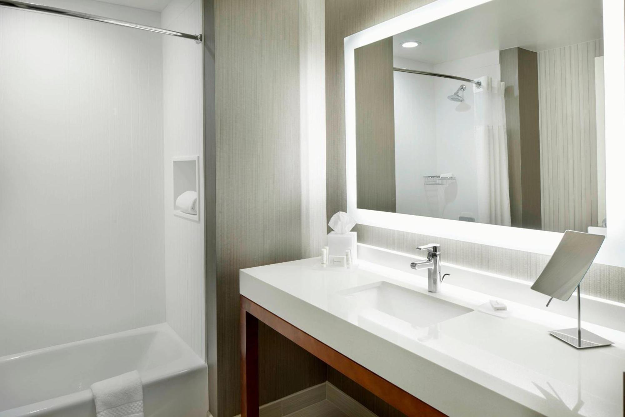 Courtyard By Marriott Houston Intercontinental Airport Hotell Exteriör bild